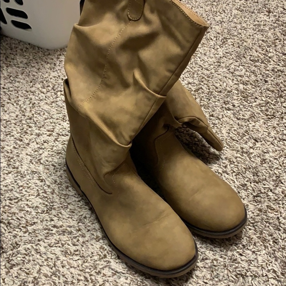 Girls boots